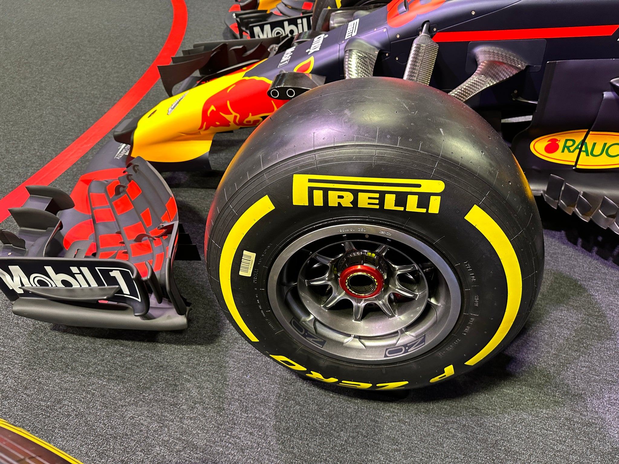 F1 Wheel Nut Red Bull Racing Max Verstappen FIA Formula One Drivers'  World Champion F1-247 Red Blown